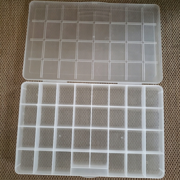 The Beadery Clear Plastic  Compartment Storage Box - Picture 2 of 3